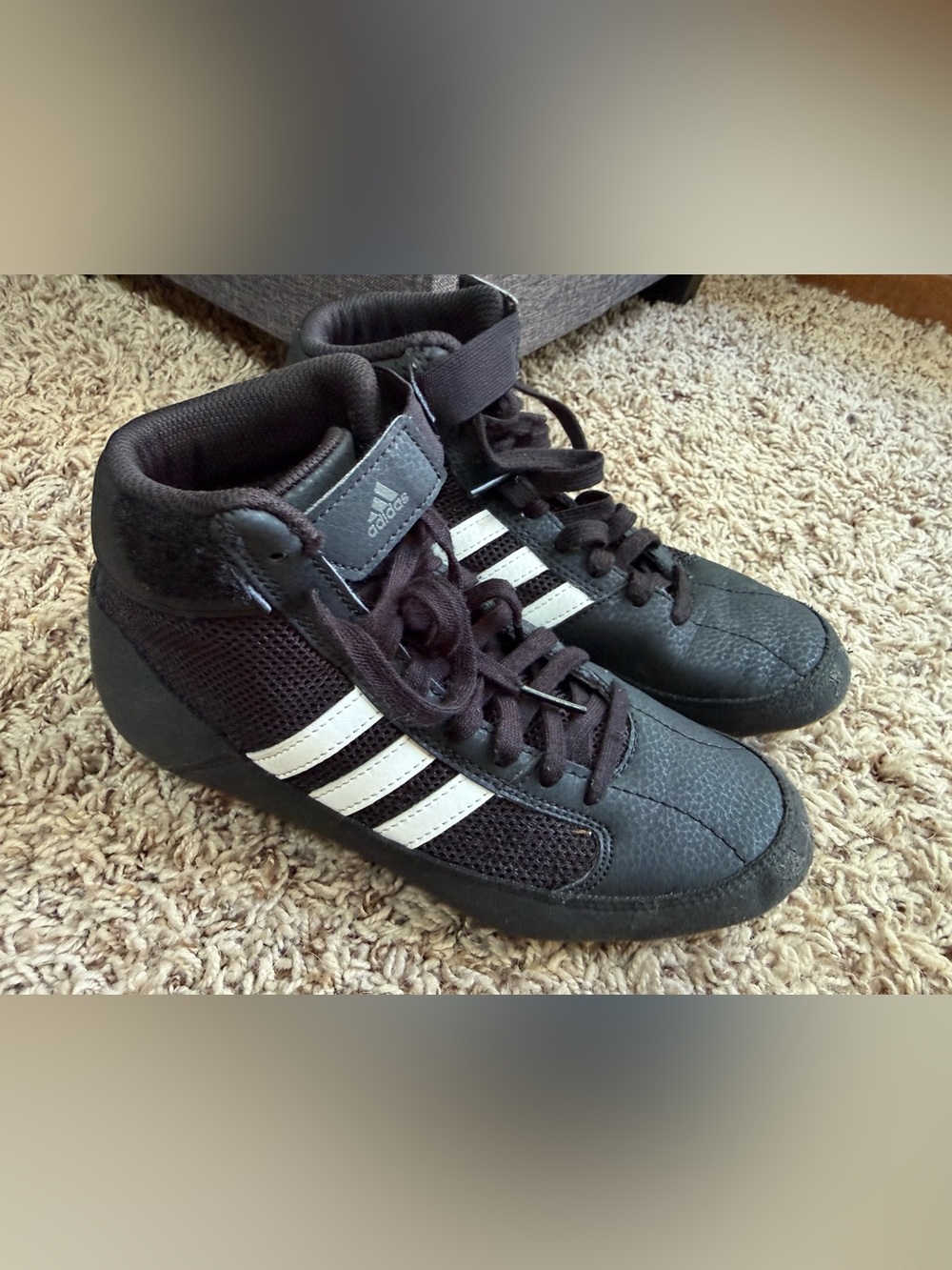 adidas -boys size 3.5 wrestling athletic shoes, bkack white (EUC)